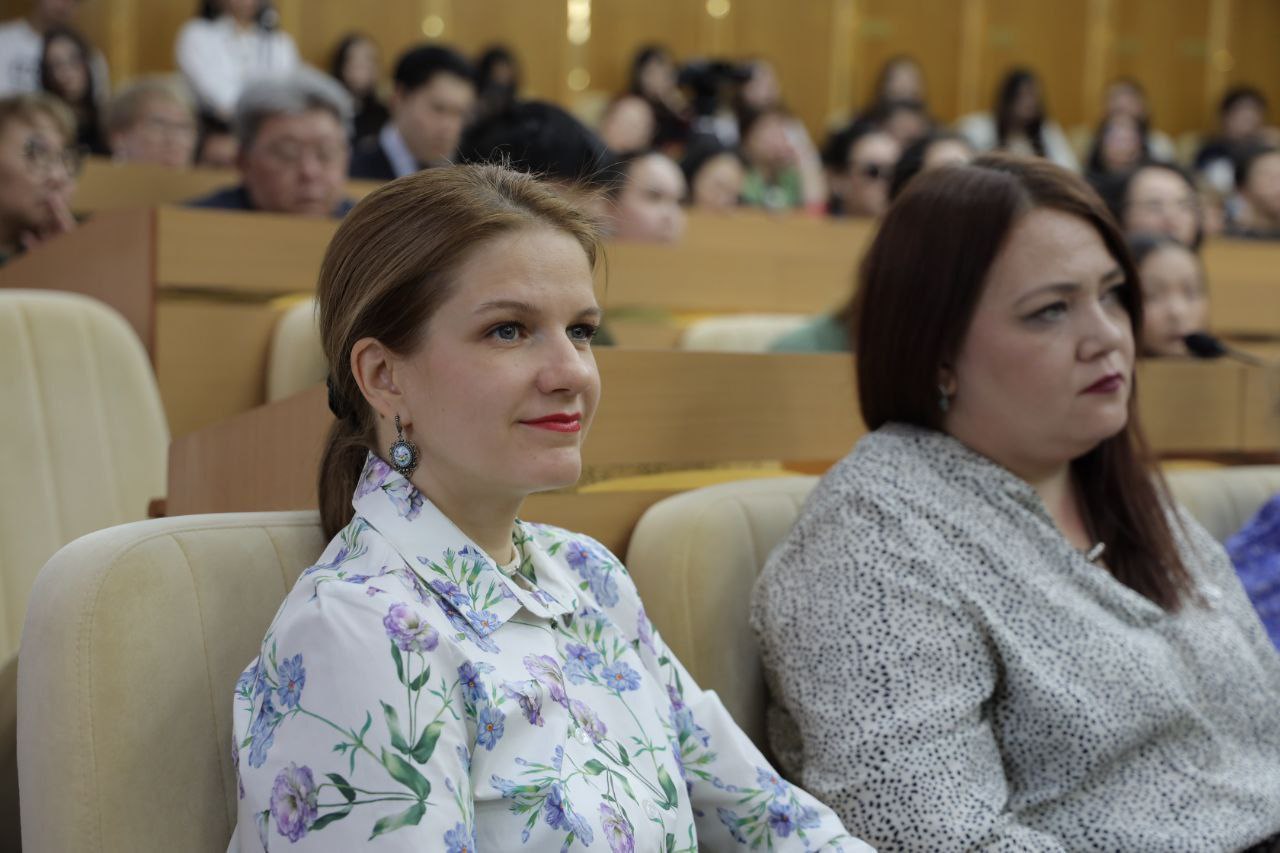 Сегодня в стенах Государственного Собрания (Ил Тумэн) мы дали официальный старт масштабному межрегиональному проекту «От Кулаковского до Гамзатова», который призван стать живым мостом духовного единения между Якутией и... Сегодня в стенах Государственного Собрания (Ил Тумэн) мы дали официальный старт масштабному межрегиональному проекту «От Кулаковского до Гамзатова», который призван стать живым мостом духовного единения между Якутией и...