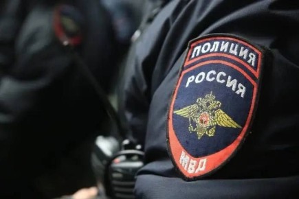 В Ленском районе женщина разбила окно в доме подруги из-за ревности к мужу