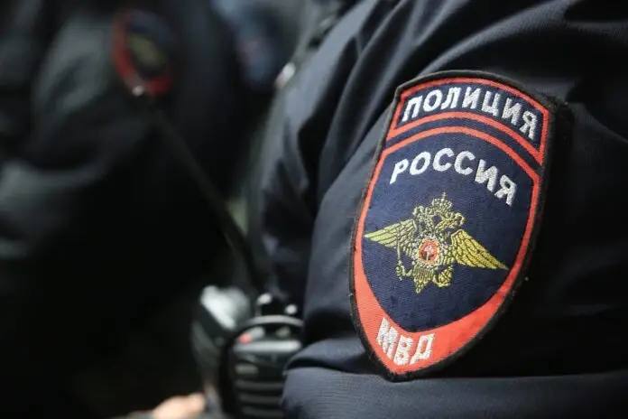 В Ленском районе женщина разбила окно в доме подруги из-за ревности к мужу