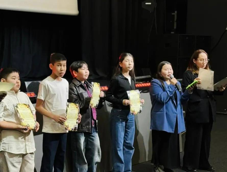 В Якутске состоялся закрытый показ фильма «Мэхэлэчээн Булчут. Мои таежные каникулы» В Якутске состоялся закрытый показ фильма «Мэхэлэчээн Булчут. Мои таежные каникулы»