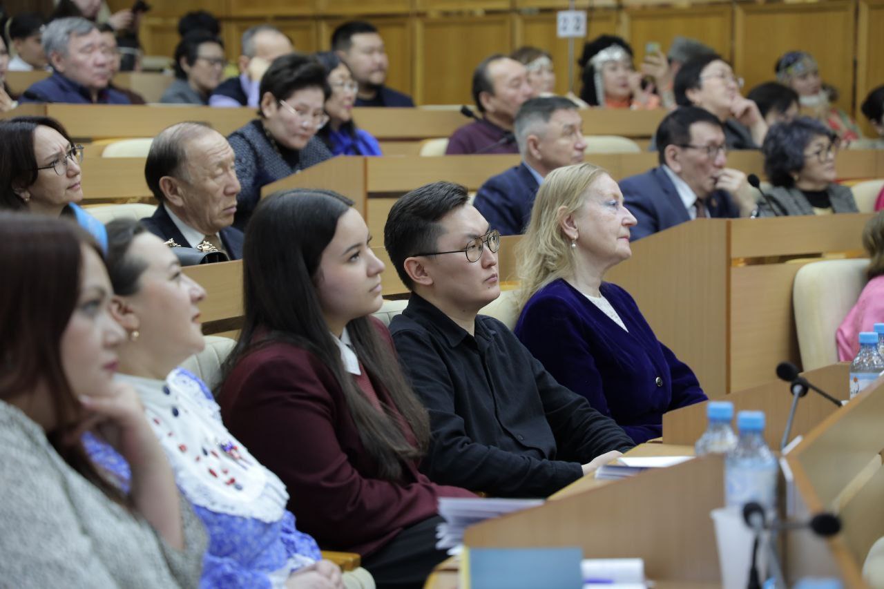 Сегодня в стенах Государственного Собрания (Ил Тумэн) мы дали официальный старт масштабному межрегиональному проекту «От Кулаковского до Гамзатова», который призван стать живым мостом духовного единения между Якутией и... Сегодня в стенах Государственного Собрания (Ил Тумэн) мы дали официальный старт масштабному межрегиональному проекту «От Кулаковского до Гамзатова», который призван стать живым мостом духовного единения между Якутией и...