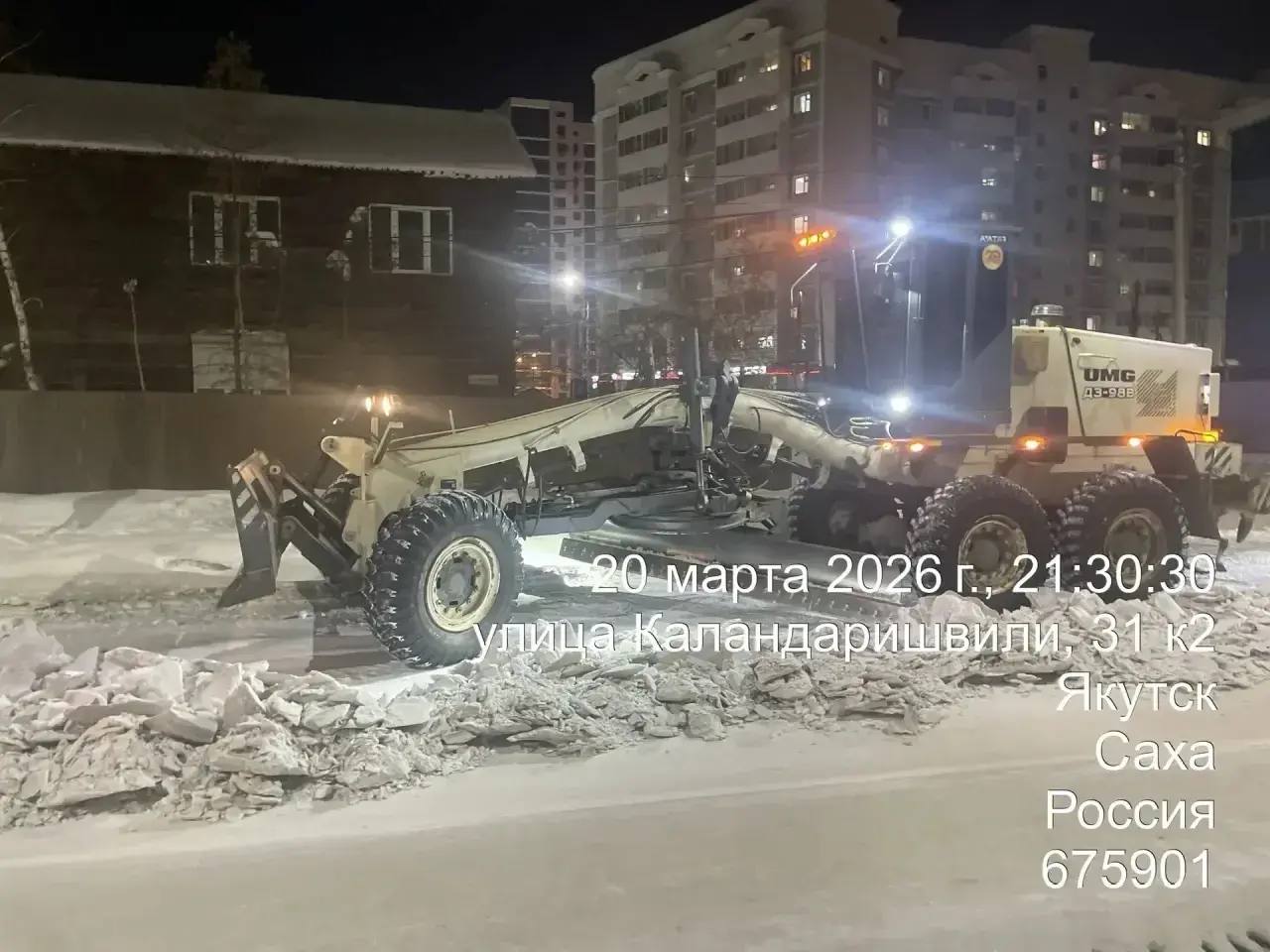 Подготовка к вывозу снега по ул. Маяковского Подготовка к вывозу снега по ул. Маяковского