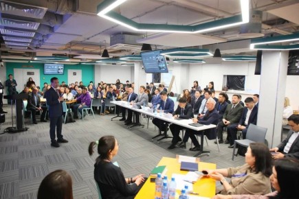 Айсен Николаев: Сегодня в «Школе 21» Сбера подвели итоги стратегической сессии по развитию искусственного интеллекта в Якутии