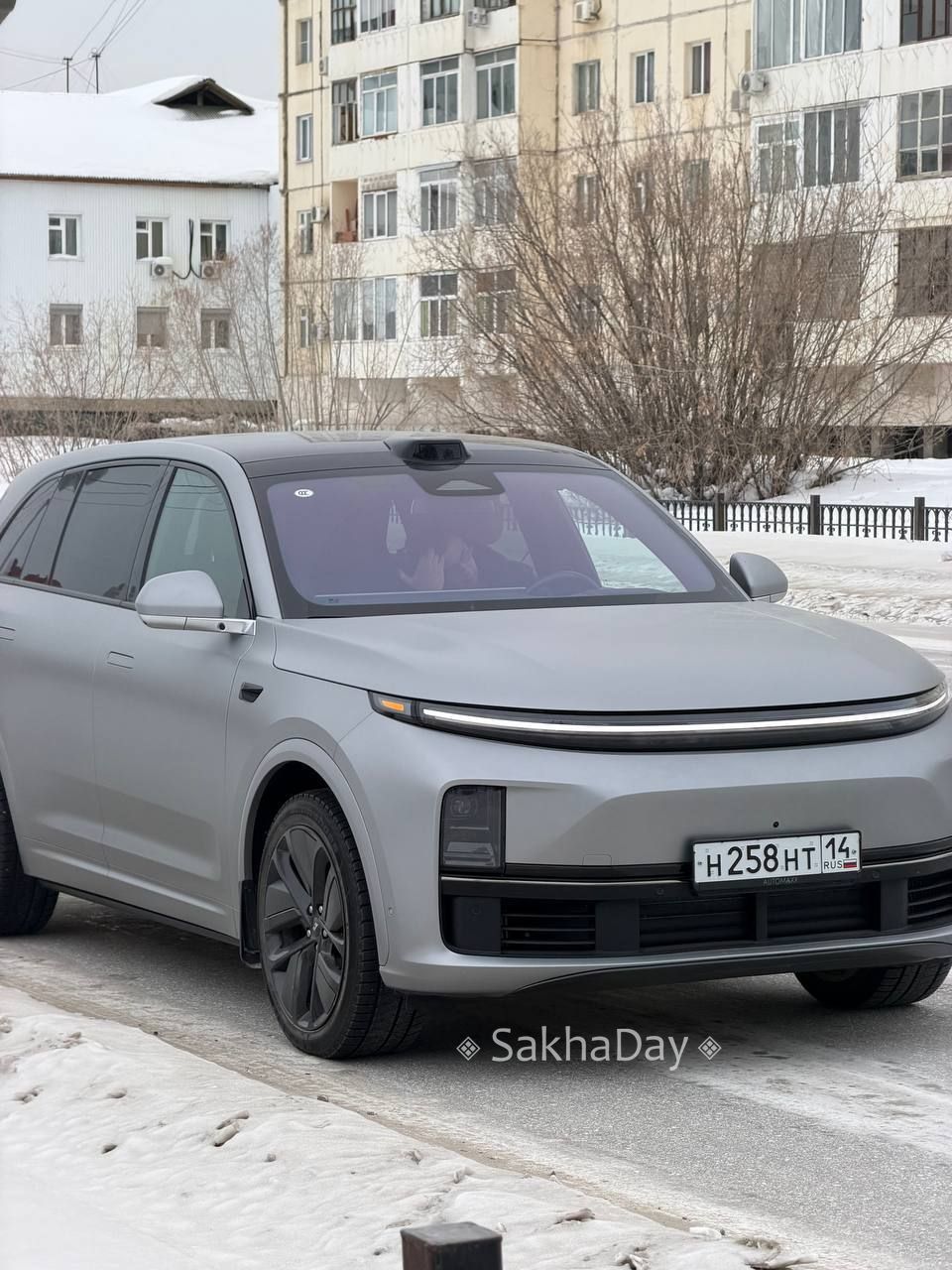 Из серии на улицах города: китайский внедорожник Li Auto L9 #дляsakhaday Из серии на улицах города: китайский внедорожник Li Auto L9 #дляsakhaday