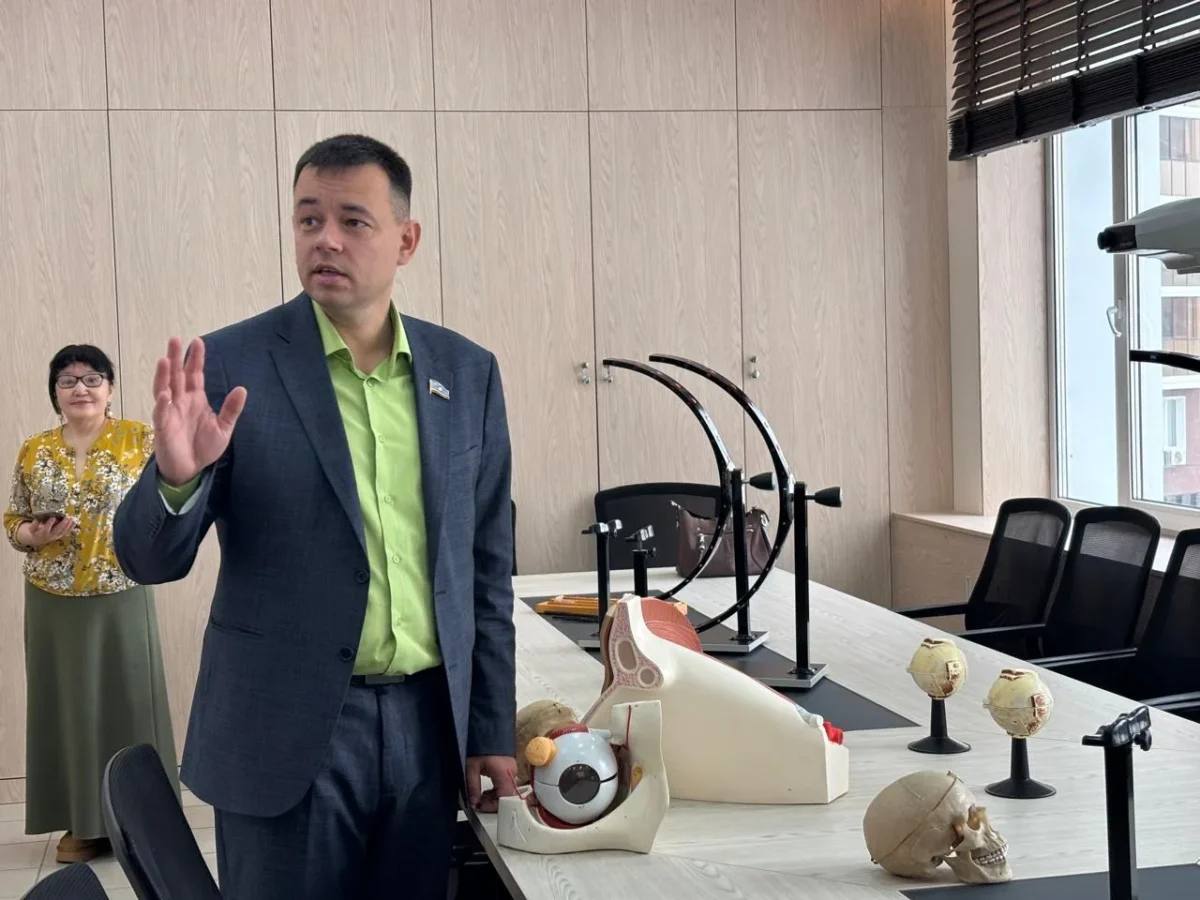 В Якутской офтальмологической больнице открыли новую учебную лабораторию В Якутской офтальмологической больнице открыли новую учебную лабораторию