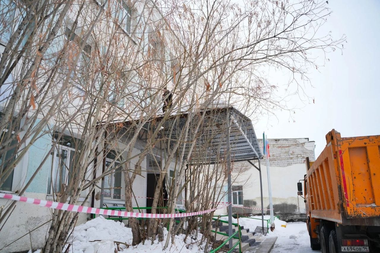 Евгений Григорьев: На этой неделе во всех округах города проходят субботники по уборке снега в поддержку семей участников специальной военной операции, проживающих в индивидуальном жилом секторе, всего поступило более 100... Евгений Григорьев: На этой неделе во всех округах города проходят субботники по уборке снега в поддержку семей участников специальной военной операции, проживающих в индивидуальном жилом секторе, всего поступило более 100...