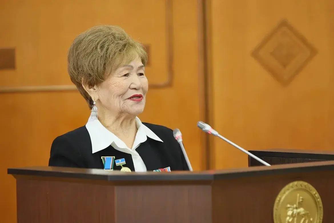 Айсен Николаев: Сегодня в Зале Республики прошло торжественное заседание, посвященное 25-летию Высшего Совета старейшин Республики Саха (Якутия) и 85-летию Люлии Николаевны Григорьевой Айсен Николаев: Сегодня в Зале Республики прошло торжественное заседание, посвященное 25-летию Высшего Совета старейшин Республики Саха (Якутия) и 85-летию Люлии Николаевны Григорьевой