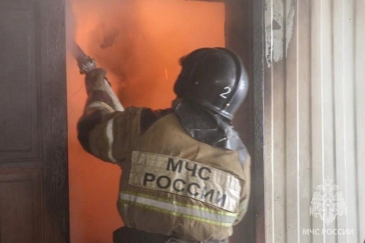 Женщина погибла в пожаре в кафе в Якутске