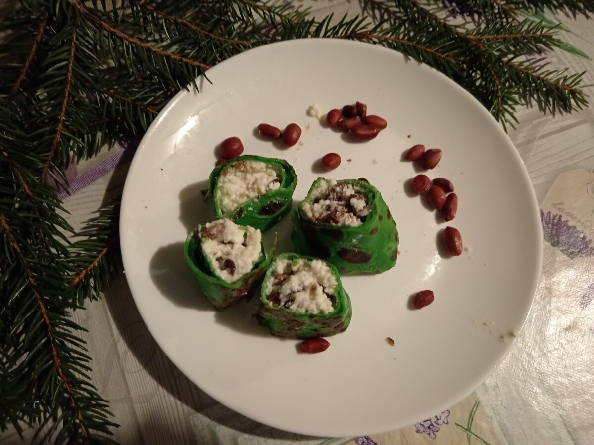 Сладкие блинчики на Новый год: оригинальный рецепт для Года Зелёной Змеи