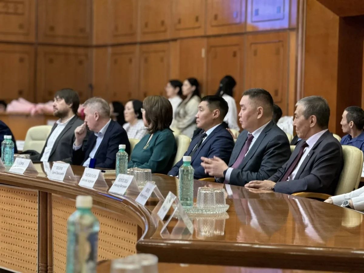 Труд, который согревает: в Якутии чествовали работников ЖКХ Труд, который согревает: в Якутии чествовали работников ЖКХ