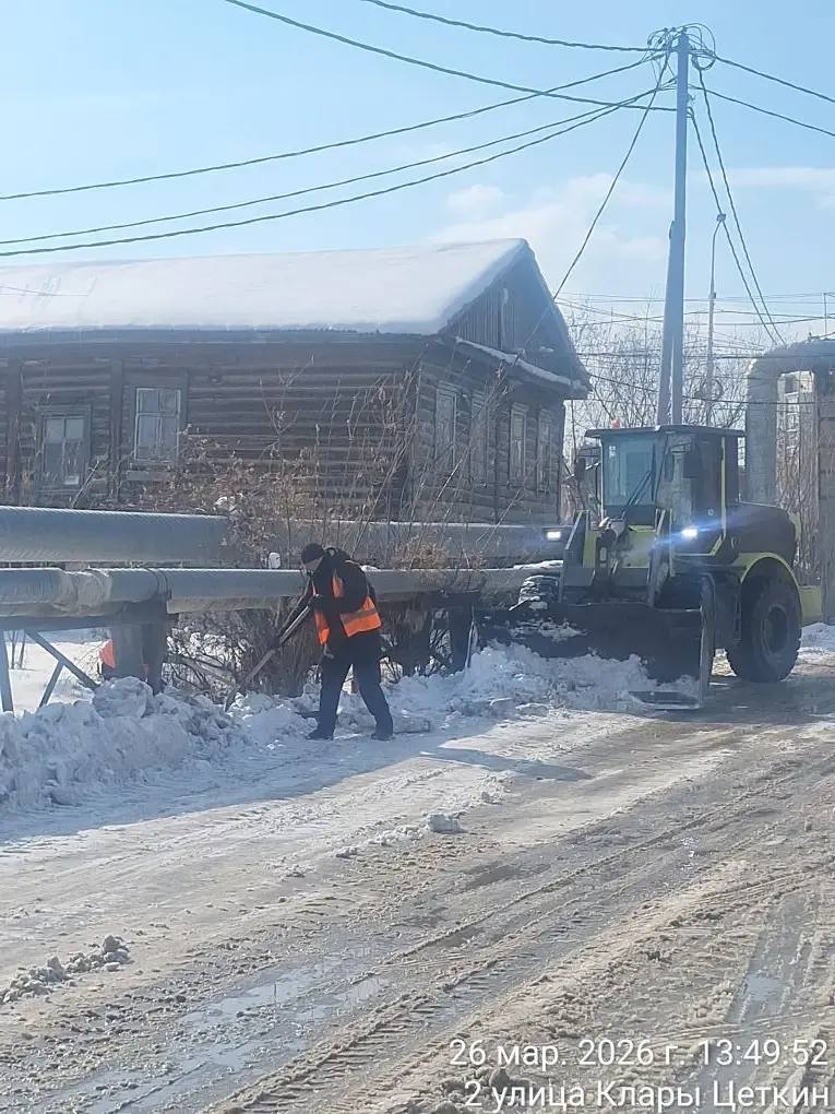 Работы по уборке снега, ул. Клары Цеткин Работы по уборке снега, ул. Клары Цеткин