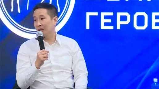 Петр Шамаев встретился с участниками кадровой программы "Якутия — Земля Героев"