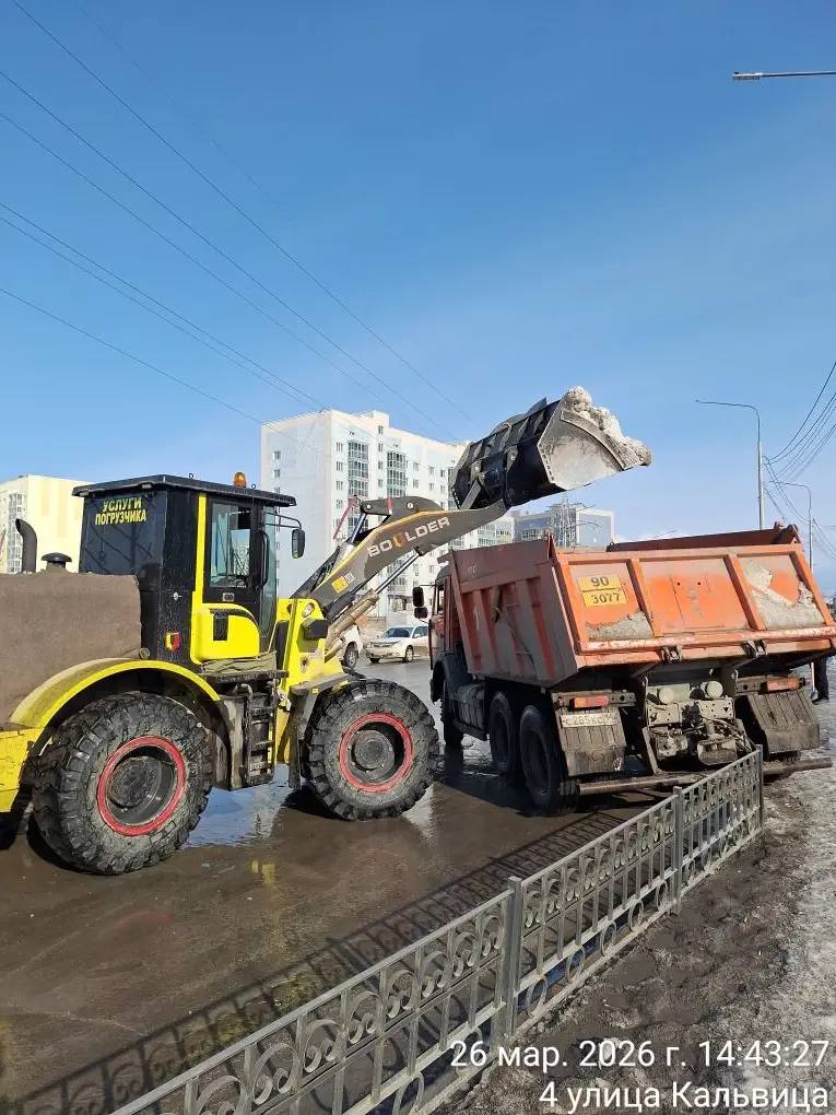 Погрузка снега, ул. Кальвица Погрузка снега, ул. Кальвица