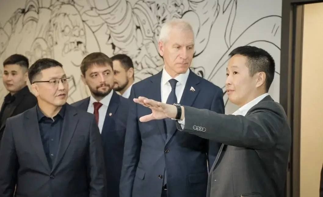 Сегодня показал прибывшим в Якутию депутатам Госдумы нашу гордость – Молодежный центр “Патриот”