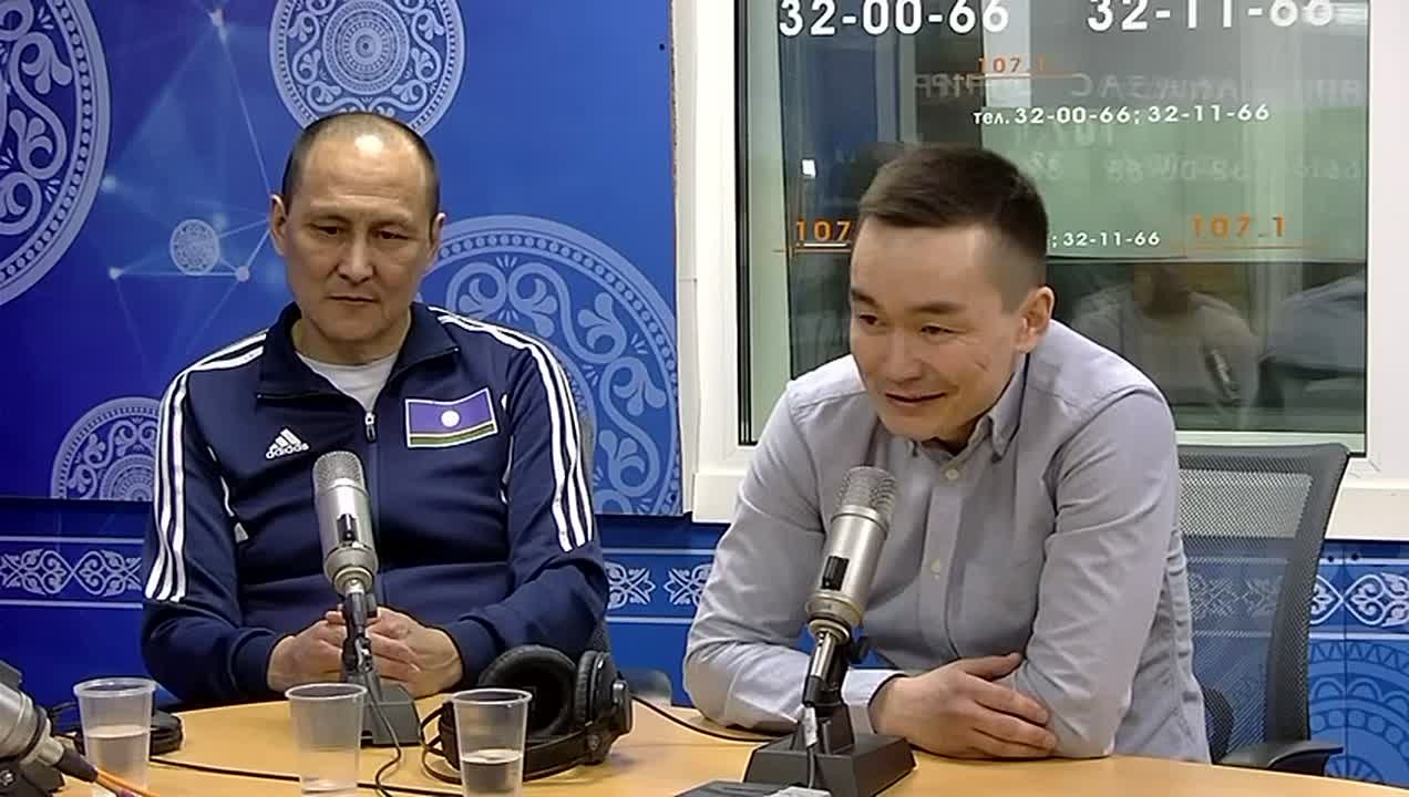 Боксаа Россия тлээх маастара Василий Егоров манайгы тириэнньэрэ Афанасий Петров кинини хайдах бокса эйгэтигэр киллэрбитин, хайдах ууйбутун туунан сээргиир