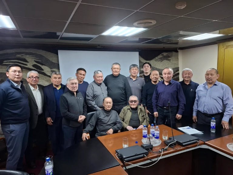 Афанасий Максимов раскрыл карты перед выборами: «Еще раз сыграю!» Афанасий Максимов раскрыл карты перед выборами: «Еще раз сыграю!»