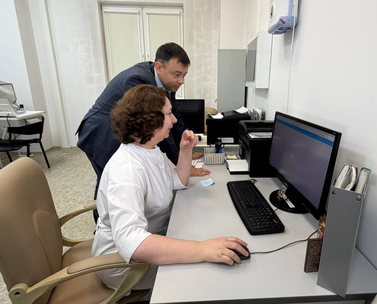 #здравоохранение. Иван Луцкан оценил систему льготного лекарственного обеспечения и работу поликлиники в Ленске В рамках рабочей поездки по западным районам республики заместитель председателя Комитета по охране здоровья... #здравоохранение. Иван Луцкан оценил систему льготного лекарственного обеспечения и работу поликлиники в Ленске В рамках рабочей поездки по западным районам республики заместитель председателя Комитета по охране здоровья...