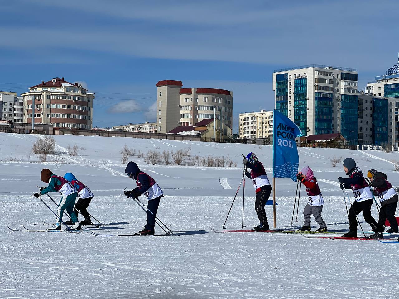 В Якутске дали старт лыжному марафону к 100-летию якутского лыжного спорта В Якутске дали старт лыжному марафону к 100-летию якутского лыжного спорта