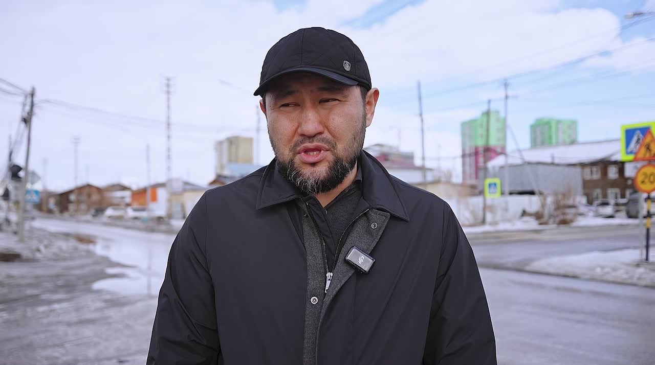 Евгений Григорьев проверил ход весенней санитарной очистки в Якутске