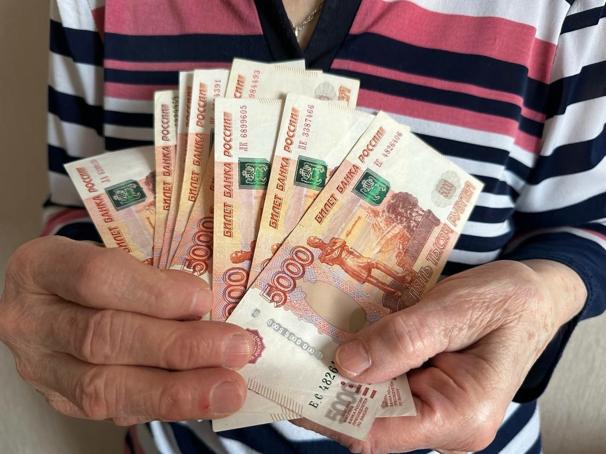 Как новые правила учета стажа повлияют на пенсионные выплаты для людей 65–75 лет