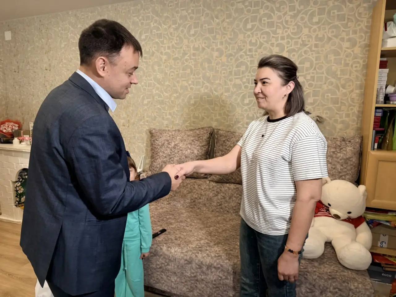 #здравоохранение. Иван Луцкан оценил систему льготного лекарственного обеспечения и работу поликлиники в Ленске В рамках рабочей поездки по западным районам республики заместитель председателя Комитета по охране здоровья... #здравоохранение. Иван Луцкан оценил систему льготного лекарственного обеспечения и работу поликлиники в Ленске В рамках рабочей поездки по западным районам республики заместитель председателя Комитета по охране здоровья...