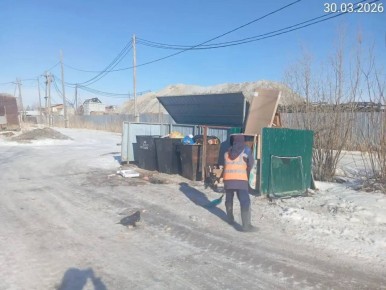 Продолжается уборка сан.точек и подбор мусора силами дворников Управы Гагаринского округа