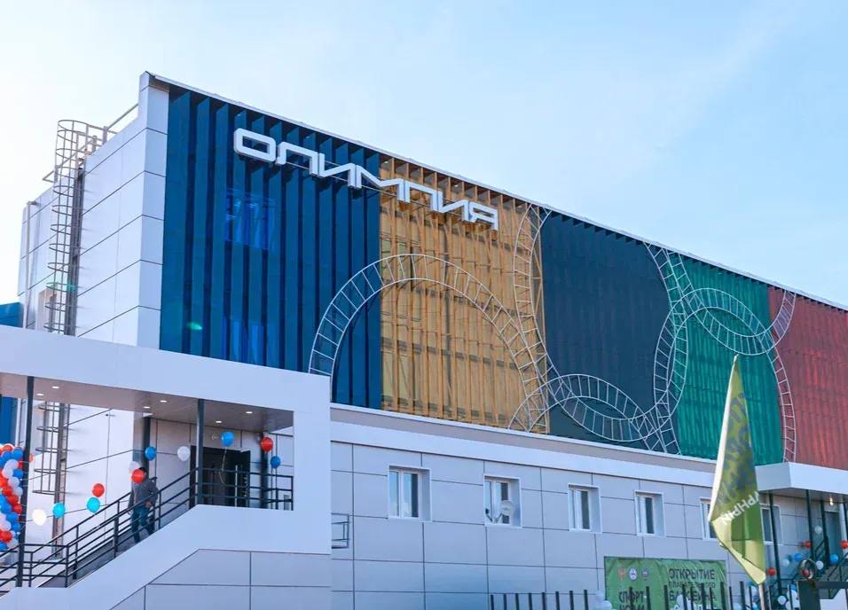 Бассейн «Олимпия» в Жатае стал центром притяжения для сотен юных пловцов