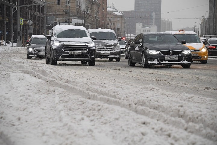 Доброе утро, республика!. Сегодня пройдет небольшой снег на большей части территории, а на юге местами - сильный снегопад