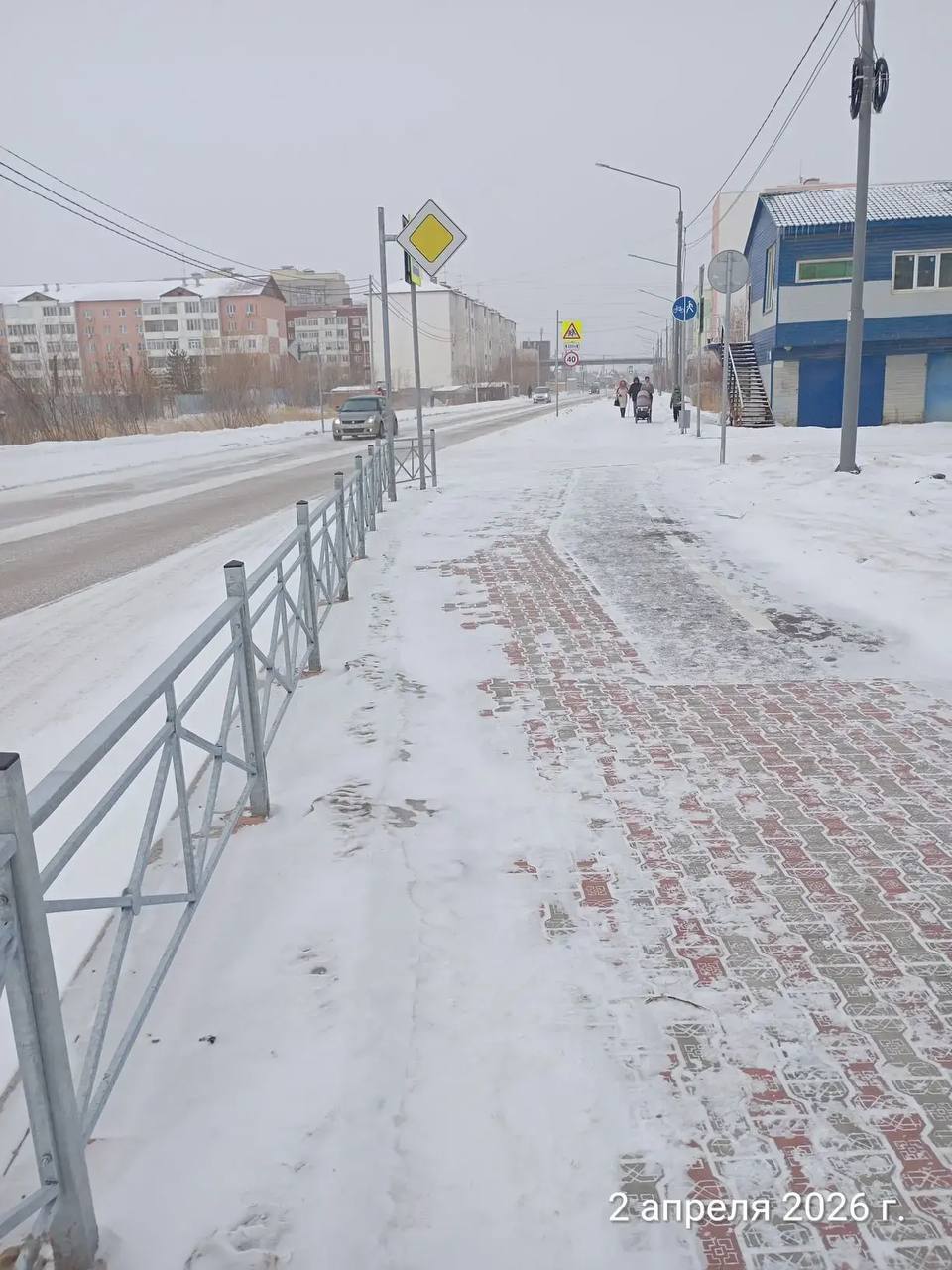 Муниципальными дворниками Управы Гагаринского округа проводится ежедневная работа по уборке случайного мусора в общественных местах, подбор мусора на санитарных точках, а так же в связи со снегопадом малой уборочной техникой...