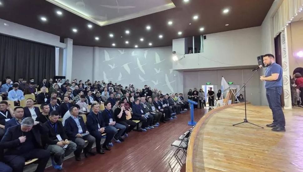 Личный пример и ответственность: в Якутске состоялся городской слёт отцов Личный пример и ответственность: в Якутске состоялся городской слёт отцов