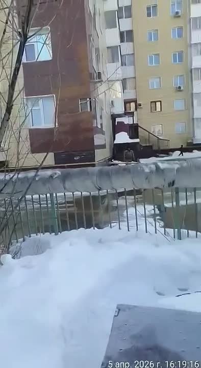 Специалистами МУП «Жилкомсервис» проведены работы по откачке и устранению последствий засора канализационной системы по адресу: ул. Рыдзинского, 24/2