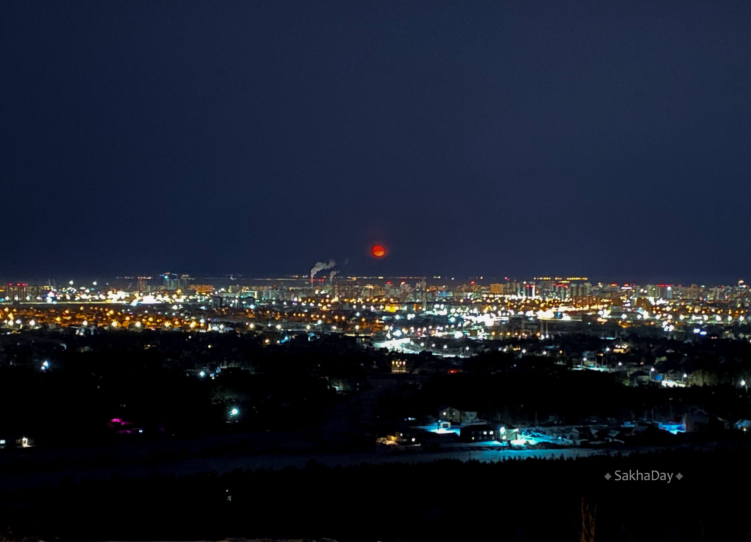 Кровавокрасная луна сейчас на сопке #отподписчика