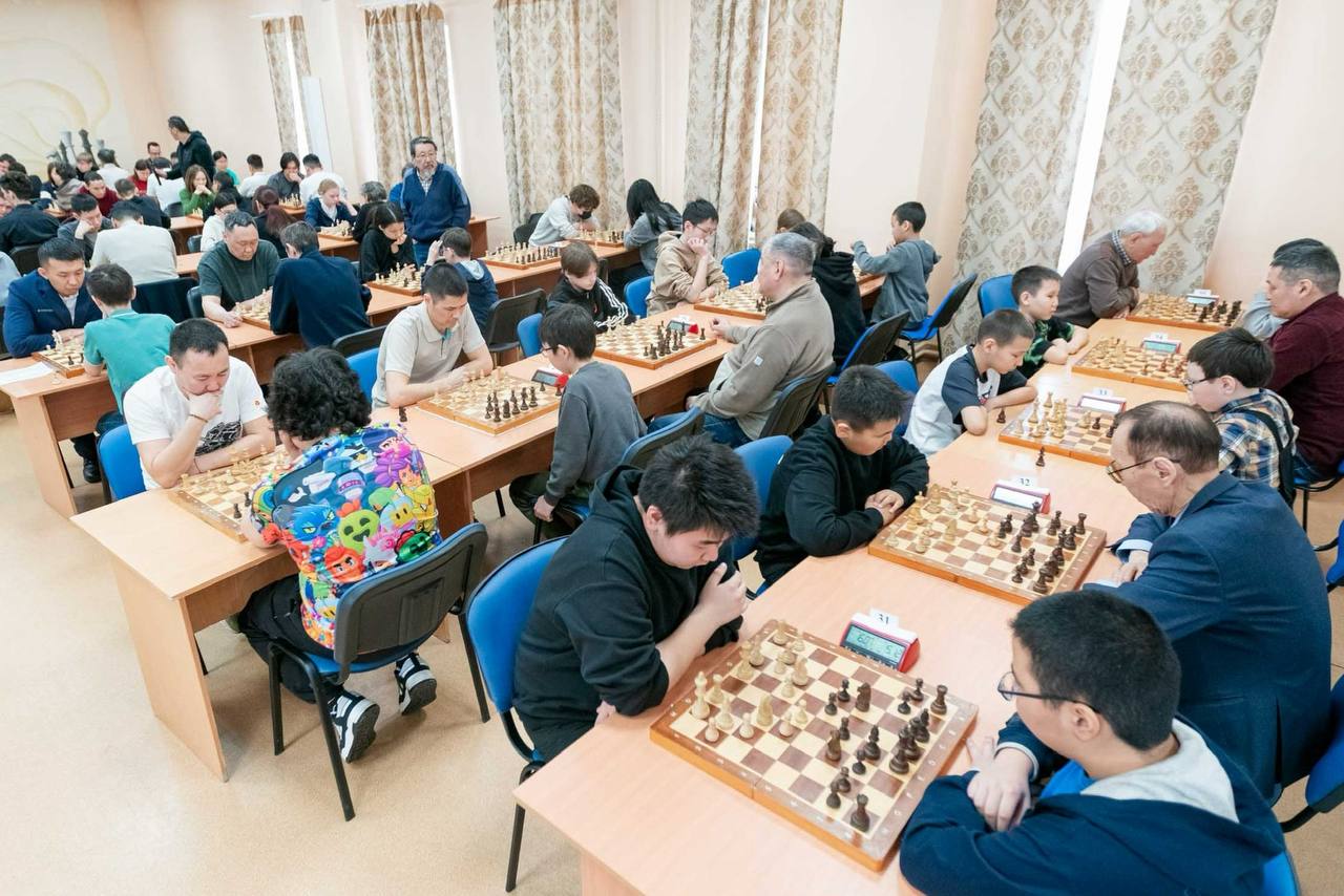 Айсен Николаев: Сегодня в Якутске начался этап Кубка России по шахматам среди мужчин - главный турнир IV Кубка Главы Республики Саха (Якутия), посвященного 100-летию шахматного движения в нашей республике Айсен Николаев: Сегодня в Якутске начался этап Кубка России по шахматам среди мужчин - главный турнир IV Кубка Главы Республики Саха (Якутия), посвященного 100-летию шахматного движения в нашей республике