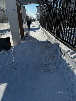 #пишут На Кирова снова оставили сугроб