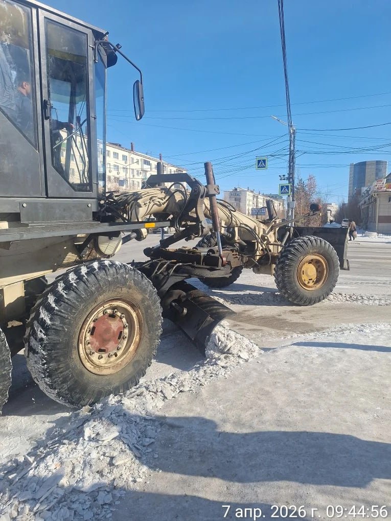 Уборка снега, перекресток ул. Пояркова и ул. Петра Алексеева Уборка снега, перекресток ул. Пояркова и ул. Петра Алексеева