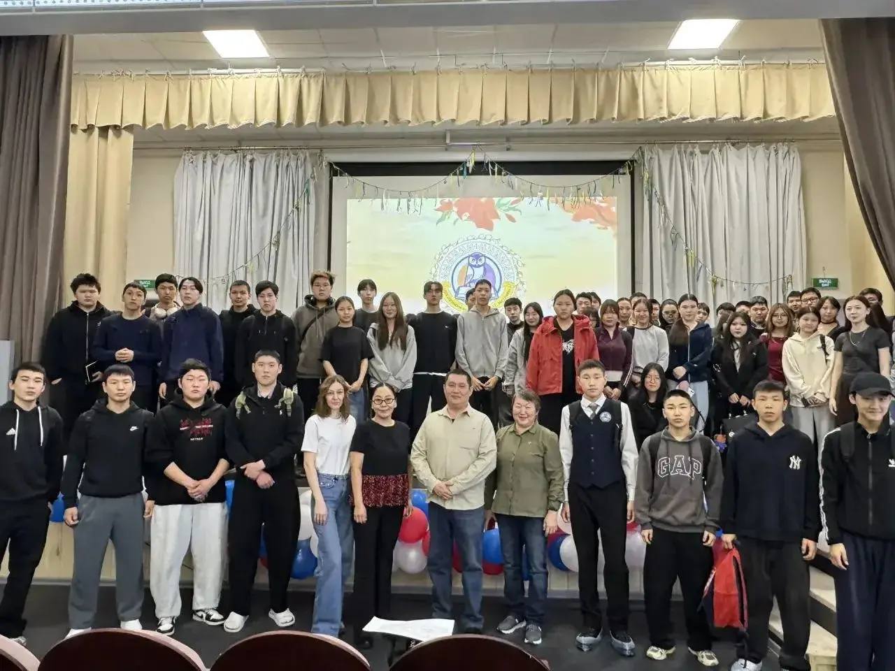 «Десант» знаний для выпускников Таттинского и Томпонского районов от народного депутата Виктора Лебедева «Десант» знаний для выпускников Таттинского и Томпонского районов от народного депутата Виктора Лебедева