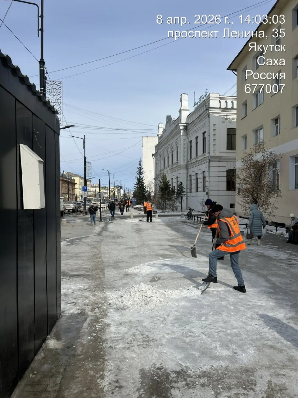 Очистка тротуаров, пр. Ленина