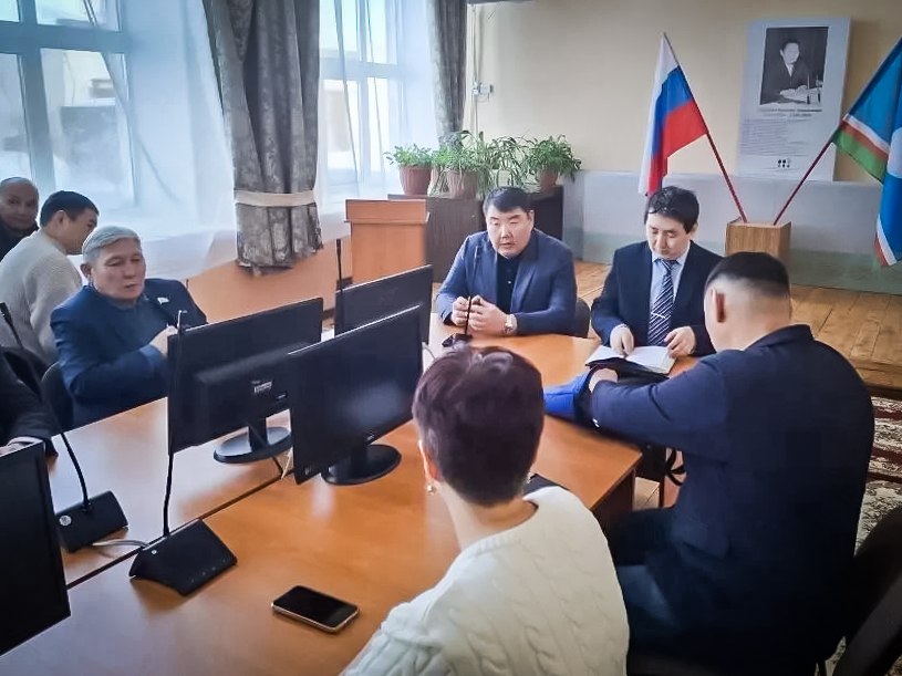 Делегация Государственного Собрания (Ил Тумэн) под руководством спикера Алексея Еремеева находится с рабочей поездкой в Чокурдахе, административном центре Аллаиховского района Делегация Государственного Собрания (Ил Тумэн) под руководством спикера Алексея Еремеева находится с рабочей поездкой в Чокурдахе, административном центре Аллаиховского района