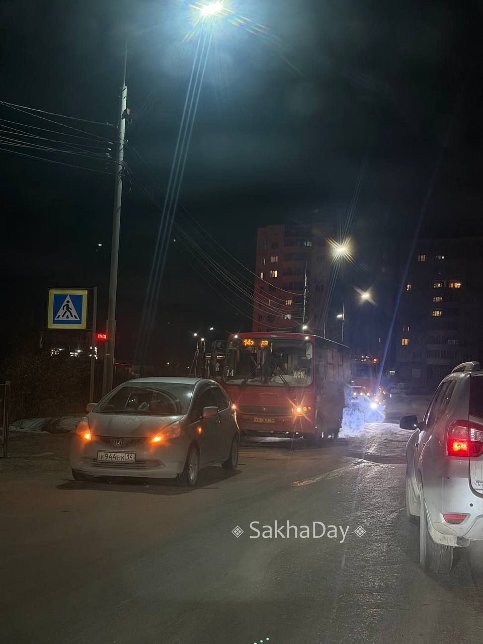 ДТП с автобусом на ДСК. #дляsakhaday ДТП с автобусом на ДСК. #дляsakhaday