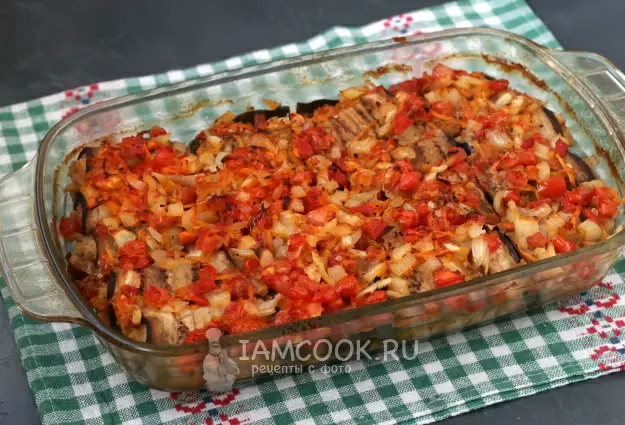 Нежные рулетики из баклажанов с курицей: сытный ужин для всей семьи