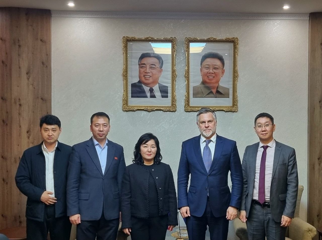 Премьер Якутии Кирилл Бычков налаживает связи с Северной Кореей и Вьетнамом