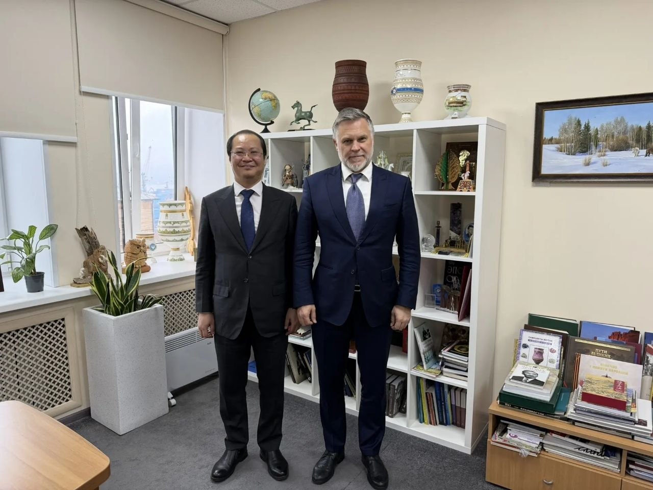 Премьер Якутии Кирилл Бычков налаживает связи с Северной Кореей и Вьетнамом Премьер Якутии Кирилл Бычков налаживает связи с Северной Кореей и Вьетнамом