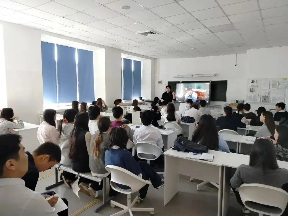 В Якутии полицейские проводят профилактические встречи с молодежью в рамках акции «Чистое поколение»