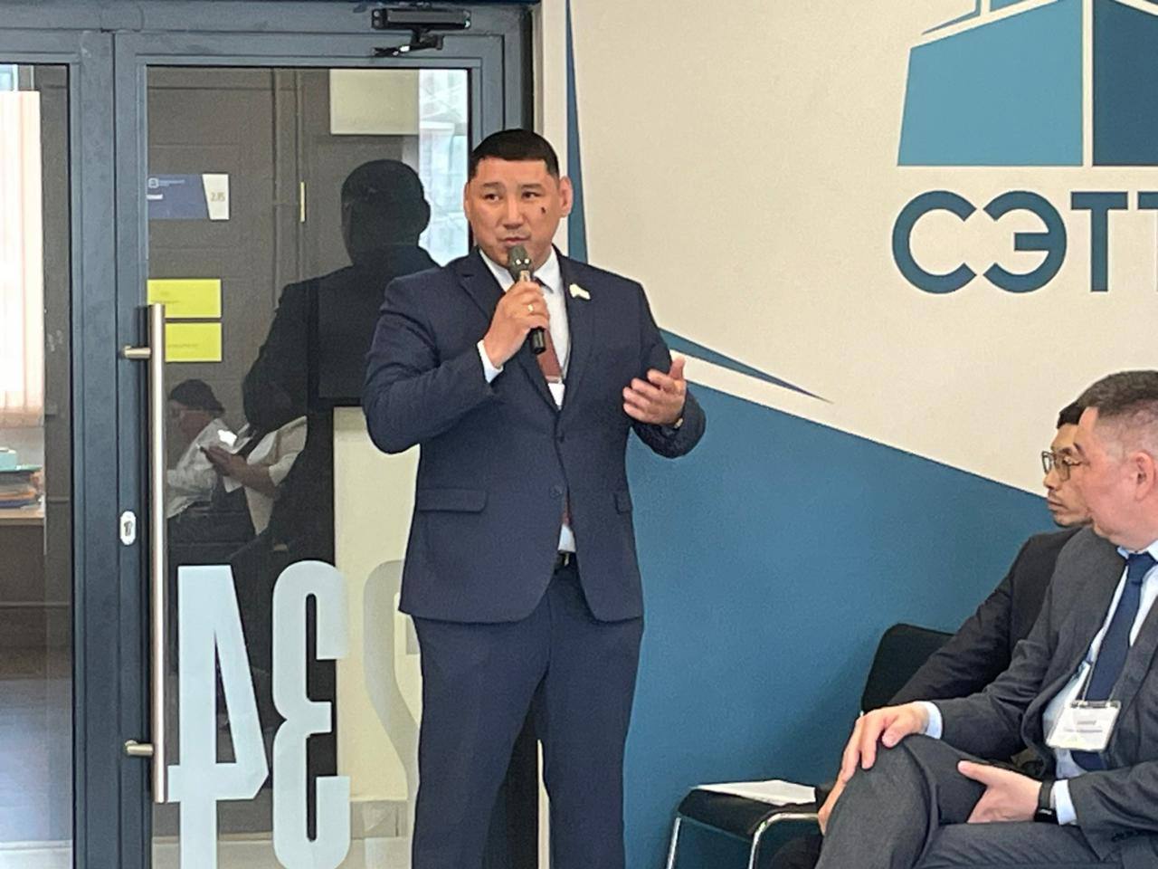 Сегодня в Якутске прошел региональный отчетно программный форум партии «ЕДИНАЯ РОССИЯ» по реализации Народной программы «Есть результат» Сегодня в Якутске прошел региональный отчетно программный форум партии «ЕДИНАЯ РОССИЯ» по реализации Народной программы «Есть результат»