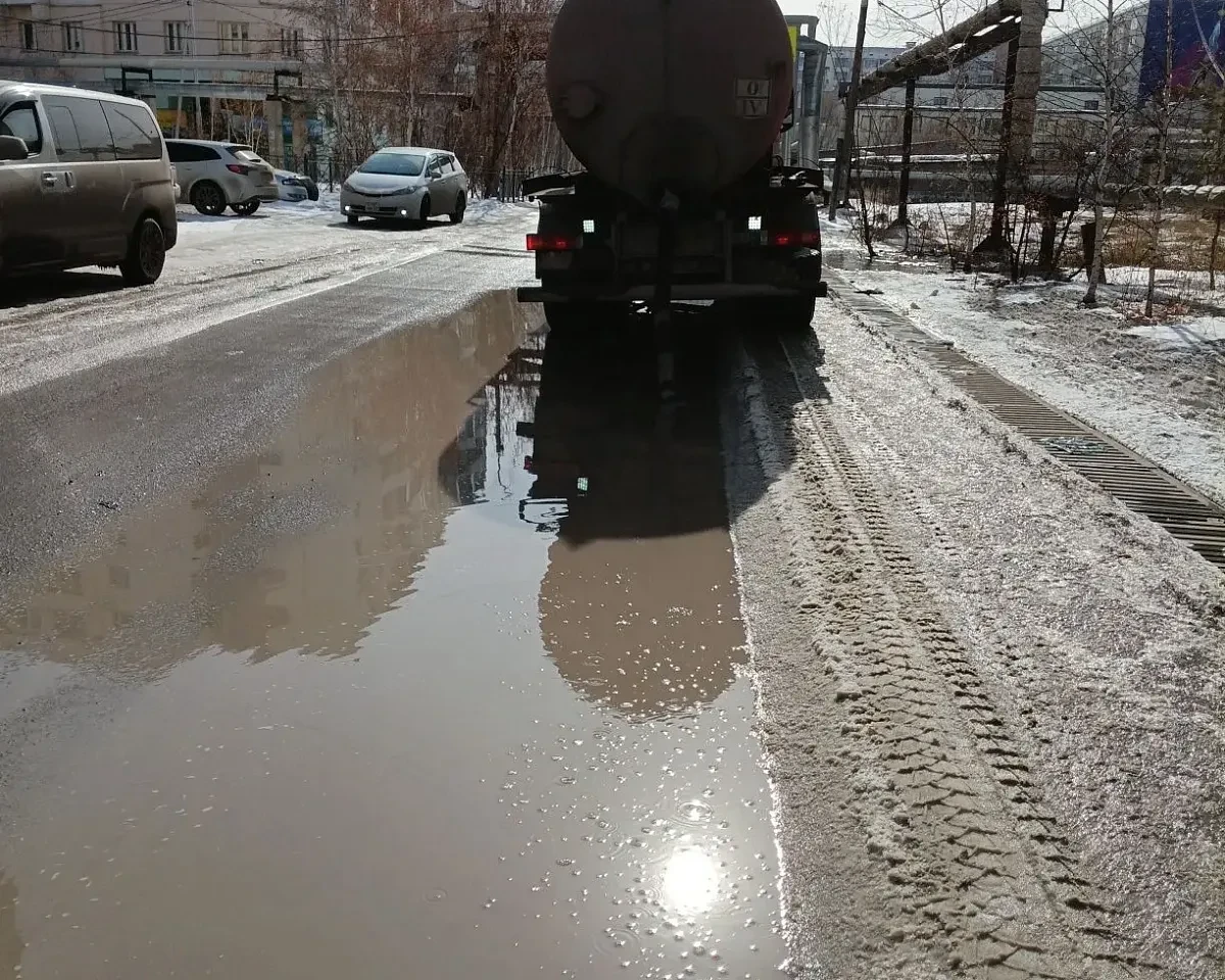 В Якутске откачали более 10 тысяч кубометров талых вод В Якутске откачали более 10 тысяч кубометров талых вод