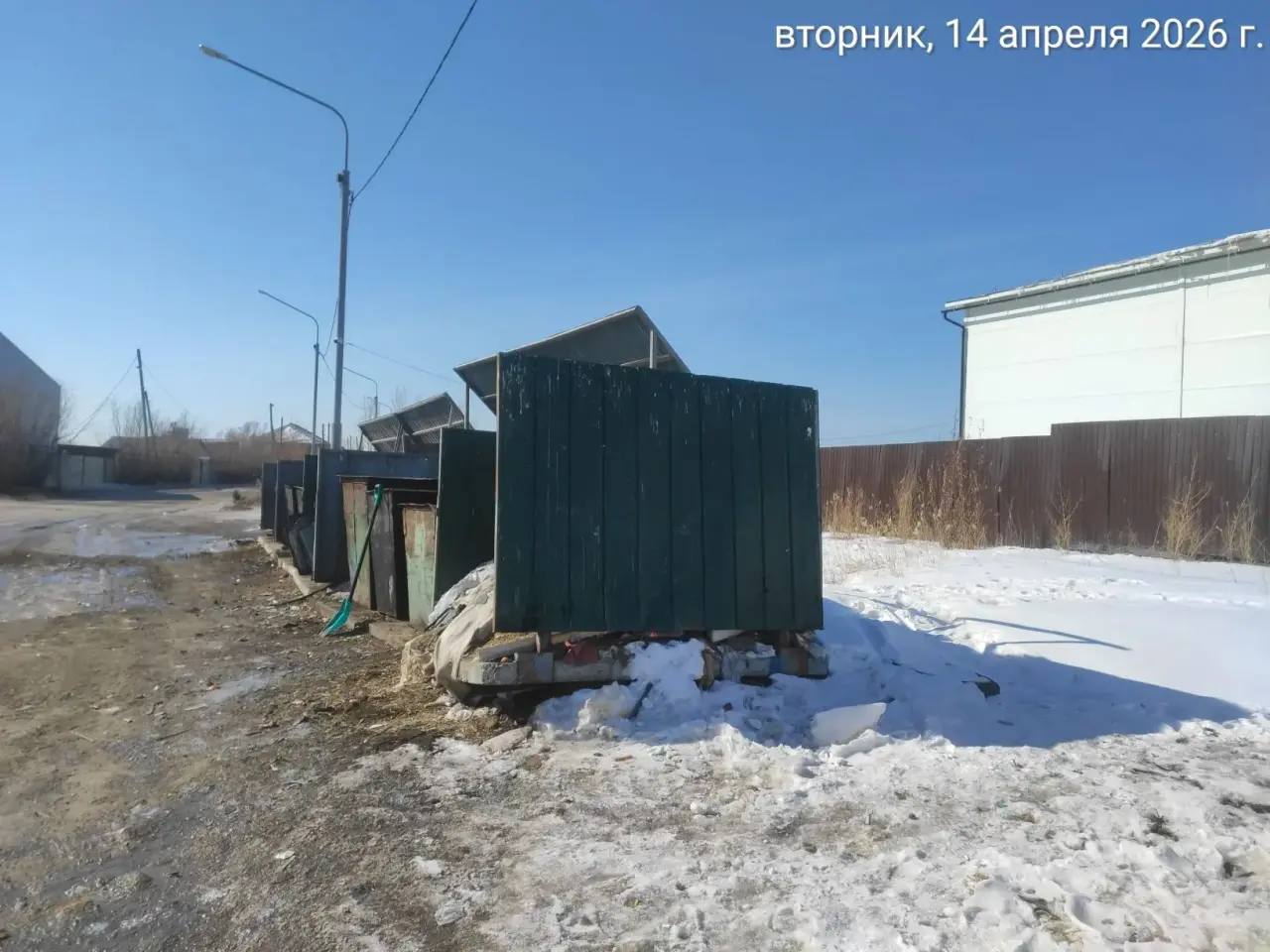 Муниципальными дворниками Управы Гагаринского округа проводится ежедневная работа по подбору случайного мусора по территории округа, вдоль автострады 50 лет Октября, на общественных пространствах, общественных санитарных...