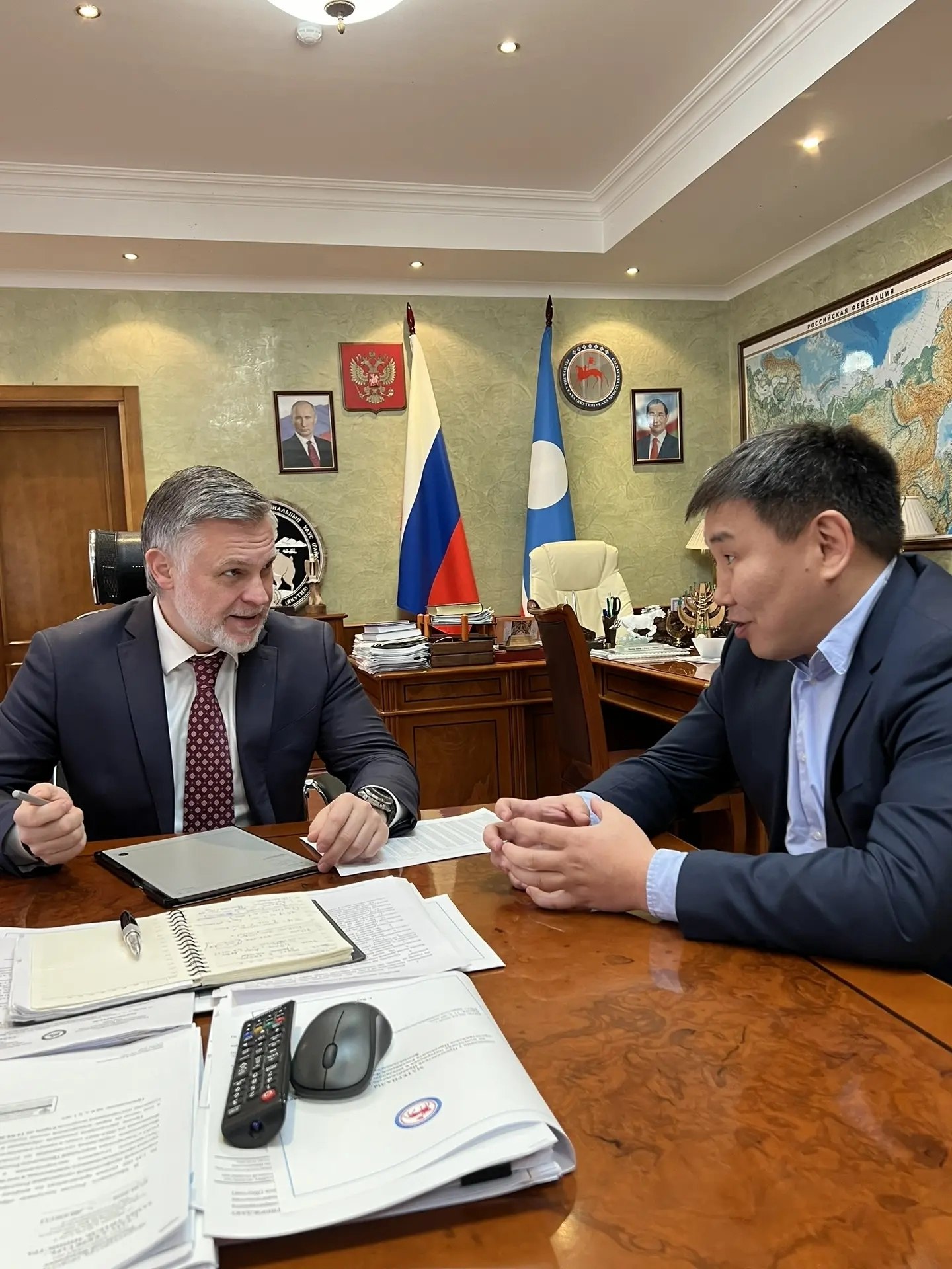 Кирилл Бычков: В рамках проходящего в эти дни X съезда Совета муниципальных образований РС(Я) встретился с главами пяти районов, чтобы подробно обсудить назревшие на местах вопросы Кирилл Бычков: В рамках проходящего в эти дни X съезда Совета муниципальных образований РС(Я) встретился с главами пяти районов, чтобы подробно обсудить назревшие на местах вопросы