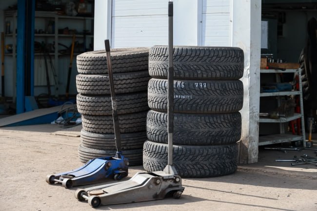 Колеса и коробку передач украли с производства в Якутии