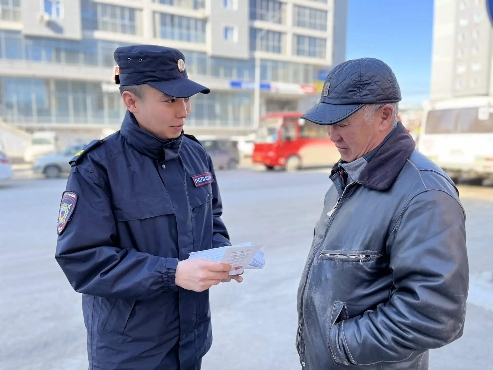 В Якутии полицейские предостерегают граждан от действий дистанционных мошенников В Якутии полицейские предостерегают граждан от действий дистанционных мошенников