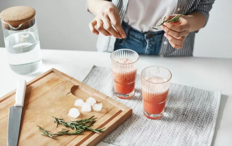 Детокс после праздников: мифы и реальность эффективной очистки организма